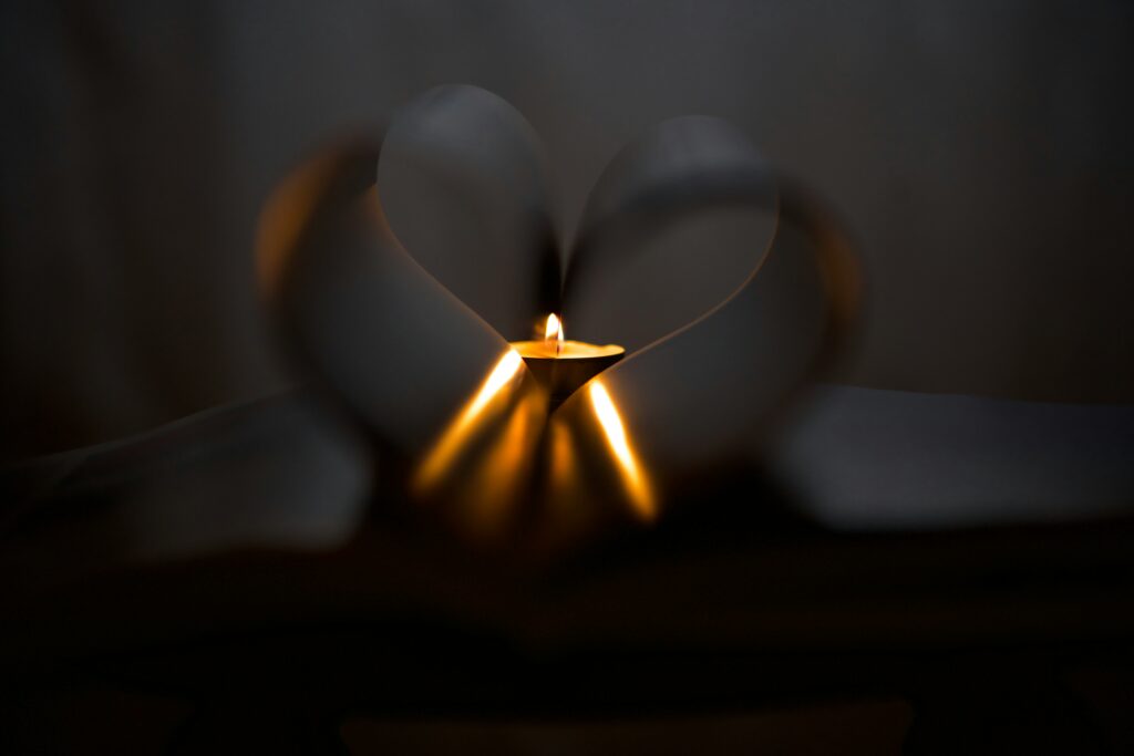Un cœur rayonnant d’énergie douce pour attirer l'amour