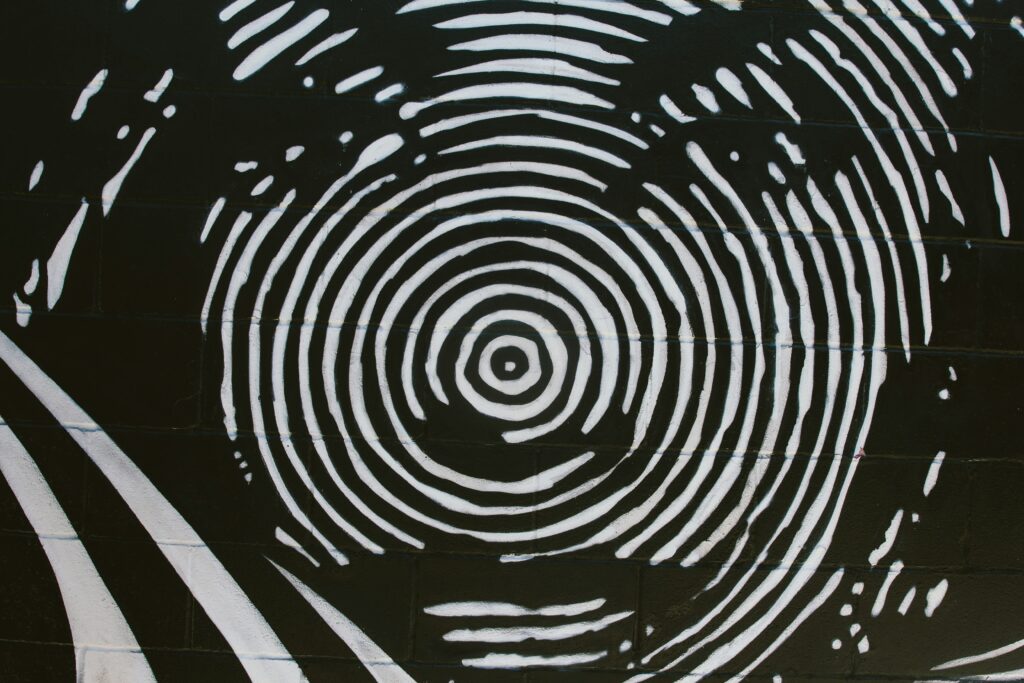 Un labyrinthe représentant une personne enfermée et bloquée