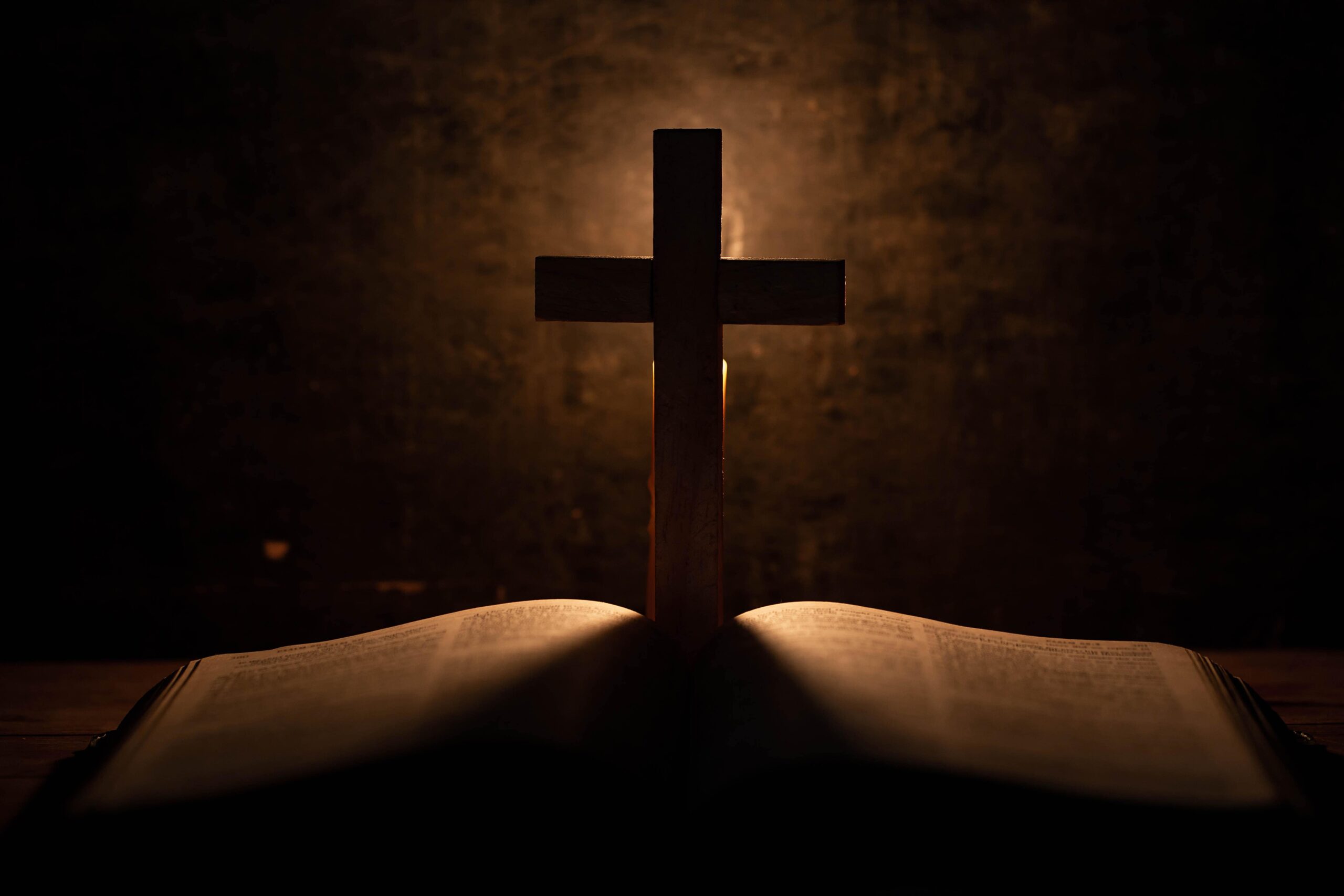 Les forces qui s’opposèrent à l’Église