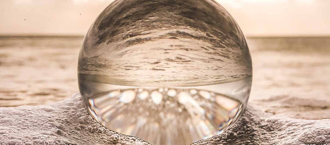 couple-amour-magie-blanche-confiance-rituel-cristal-boule.jpg