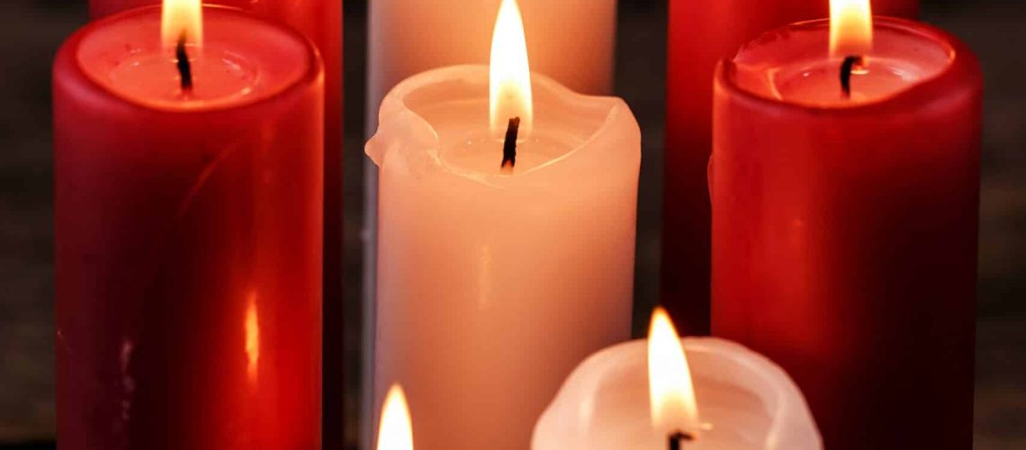 white-red-candles-min